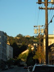 Blick auf die “Advanced Light Source (ALS)”  in Berkeley. (Es ist das runde Kuppeldach auf dem Berg)